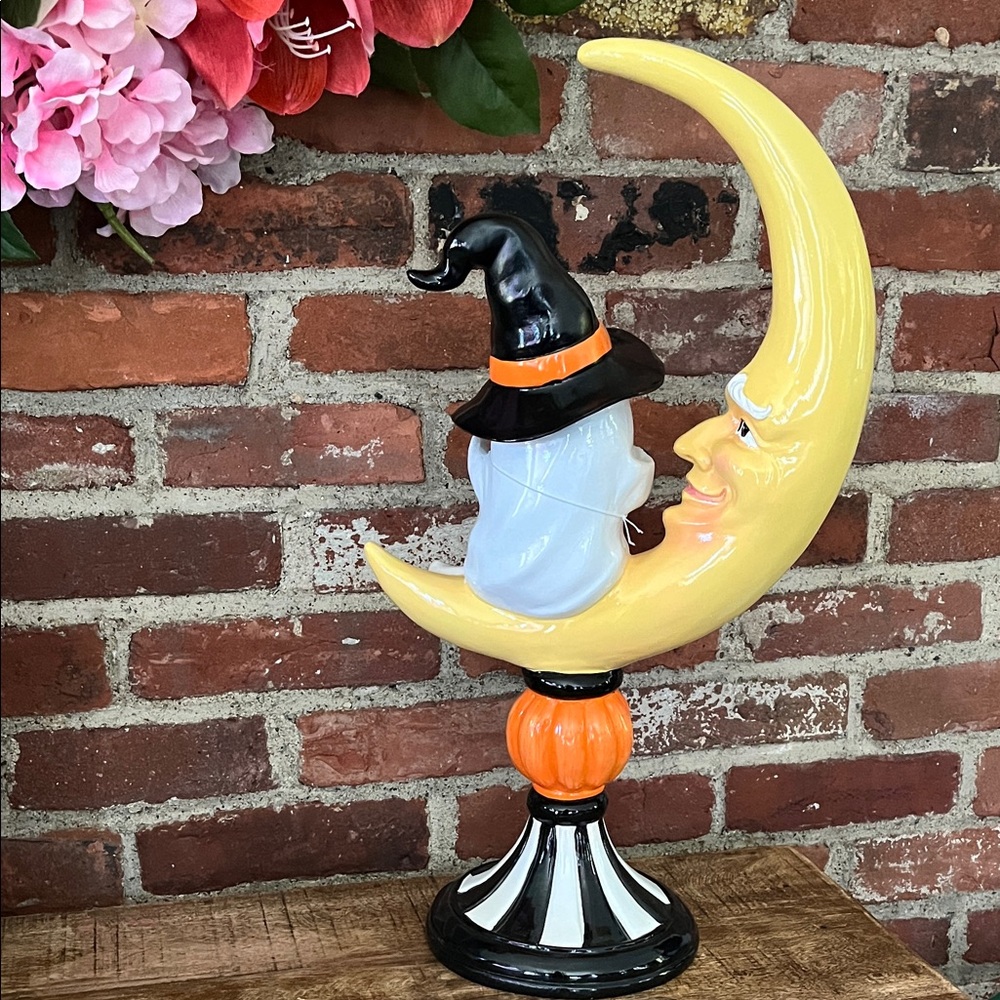 Crescent moon with ghost sitting on it - Picture 7 of 10